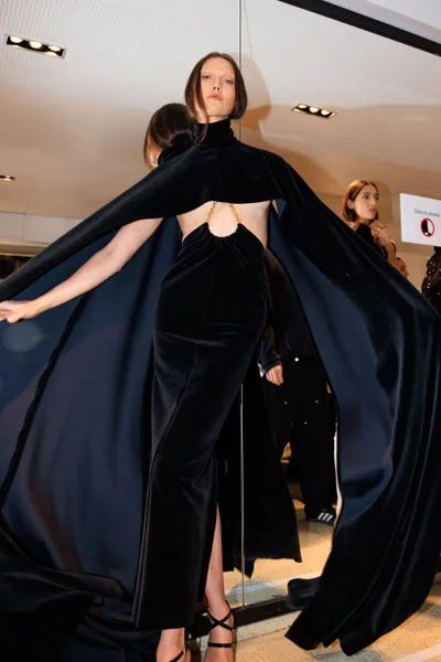 Look 16